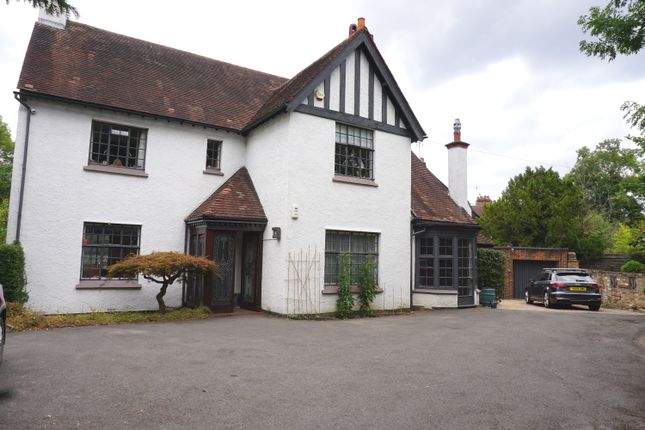 Thumbnail Flat for sale in 121 Hare Lane, Claygate, Esher