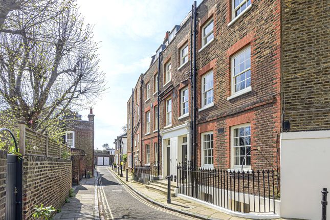 Thumbnail Terraced house for sale in Holly Mount, Hampstead Village, London