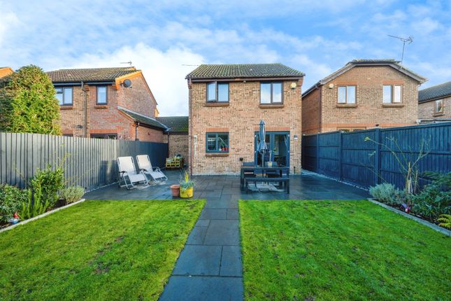3, Highfields Close, Dunstable photo 2