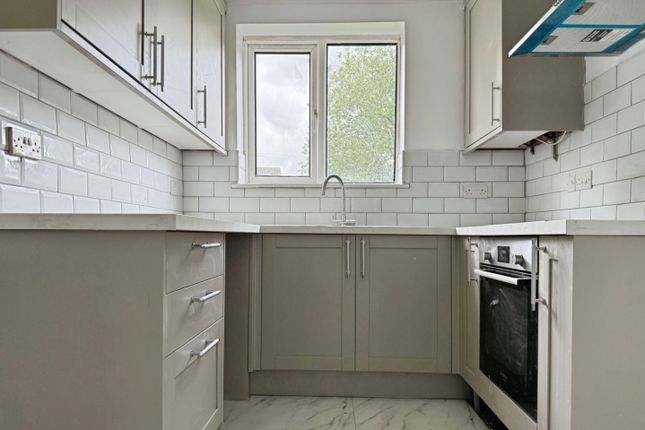 23, Empress Drive, Lancashire photo 4
