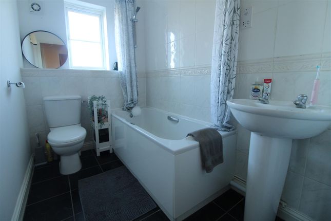 Property for sale in Plough Close, Daventry