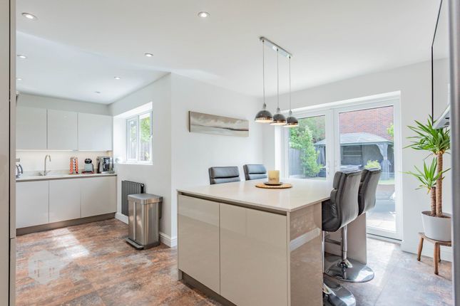 11 Godolphin Close, Manchester photo 3