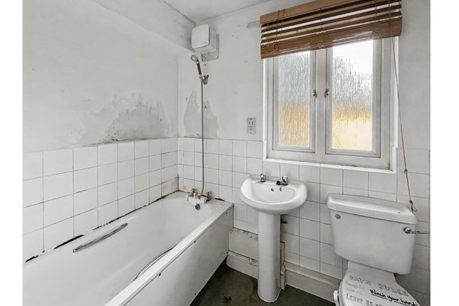 34A Flat 4, Arterberry Road, London photo 5