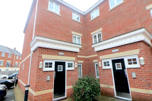 Thumbnail Flat for sale in Jenkinson Grove, Armthorpe, Doncaster