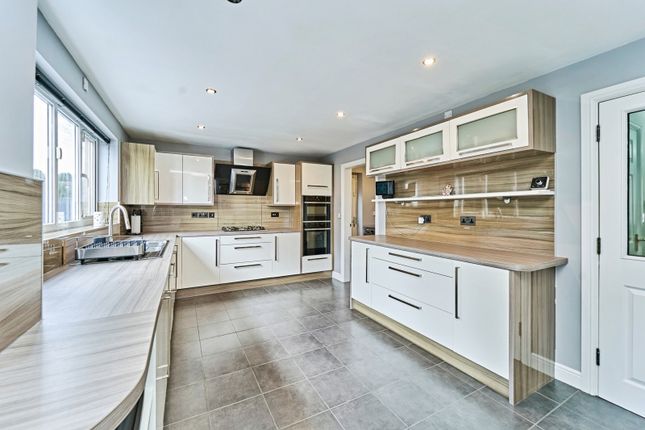 6, Wheatland Grove, Walsall photo 3