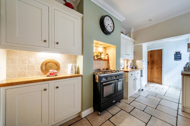 4 Springfield Cottages,, Snowdenham Lane, Guildford photo 4