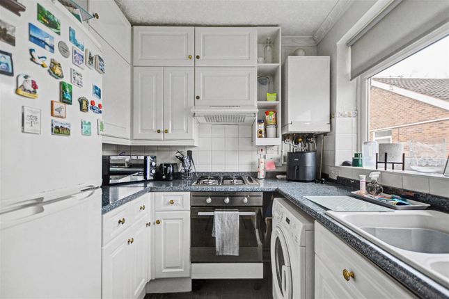 15, Highfield Court, Nottingham photo 4