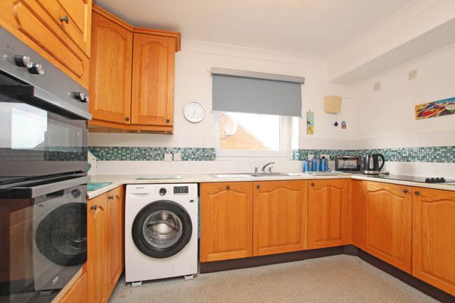 18 Carew Views, Carew Road, Eastbourne photo 4