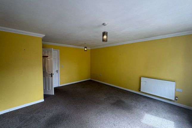 2, Oakfield Mews, Cwmbran photo 3