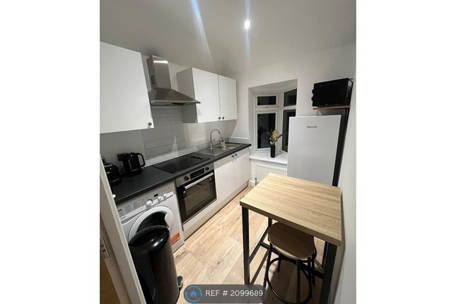 Thumbnail Flat to rent in Knutsford Avenue, Watford