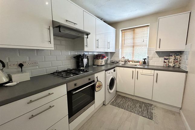 Partridge Close, Chippenham photo 4