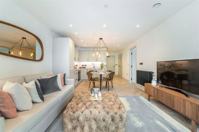 Flat for sale in Clifton Mansions, Park Avenue