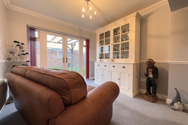 39, Boness Road, Swindon photo 4