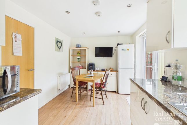 17 Lorna Doone, West Street, Watchet photo 4
