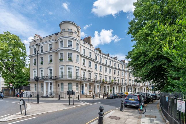 Thumbnail Flat for sale in Royal Crescent, Holland Park, London