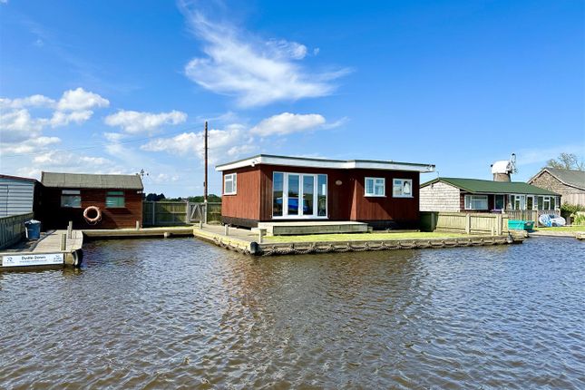 Thumbnail Detached bungalow for sale in North East Riverbank, Potter Heigham