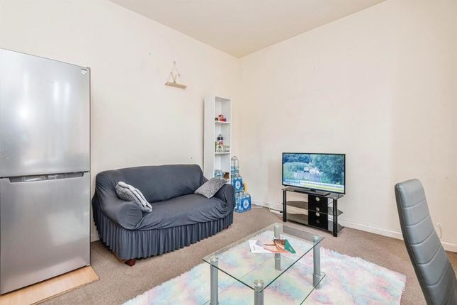 22, Redwing Crescent, Huddersfield photo 4