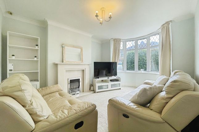 110, Low Ash Drive, Shipley photo 2