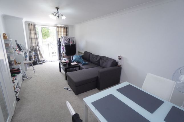 90 Peatey Court, Princes Gate, High Wycombe photo 3