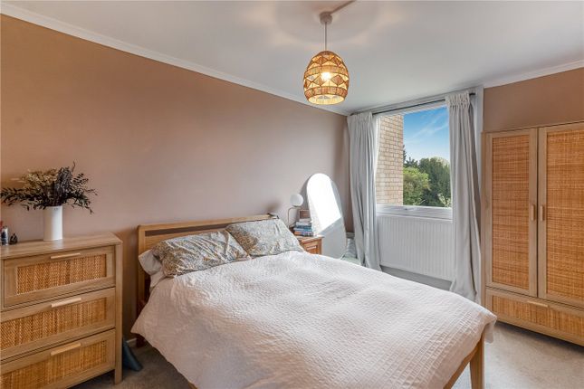 Flat for sale in Brenchley Gardens, Forest Hill, London