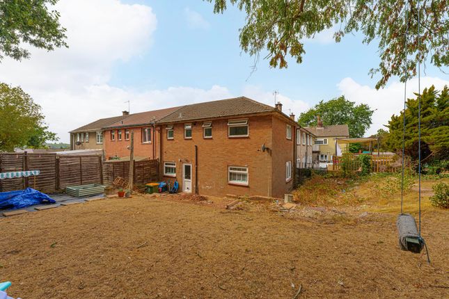18 Fisher Close, Newport photo 4