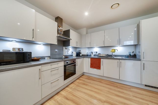 83, 38, Cherry Orchard Road, London photo 4
