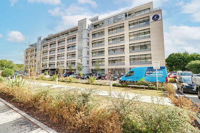 1-bed flat on Edinburgh Gate, Harlow, £1,200/mo