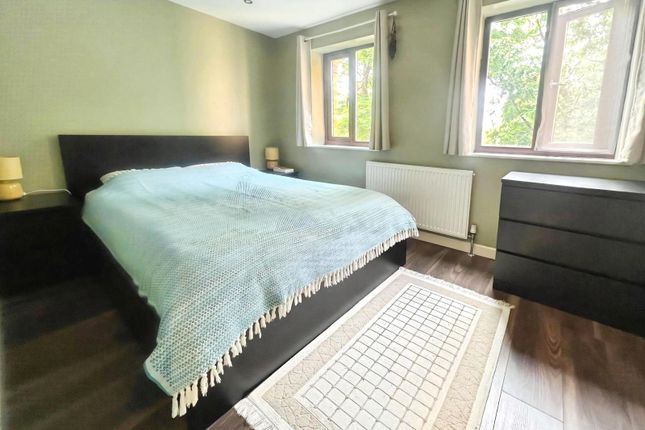 30, Frankswood Avenue, West Drayton photo 4