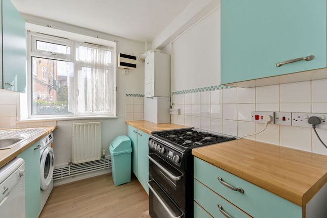 Walden Court, Wandsworth Road, Vauxhall photo 4