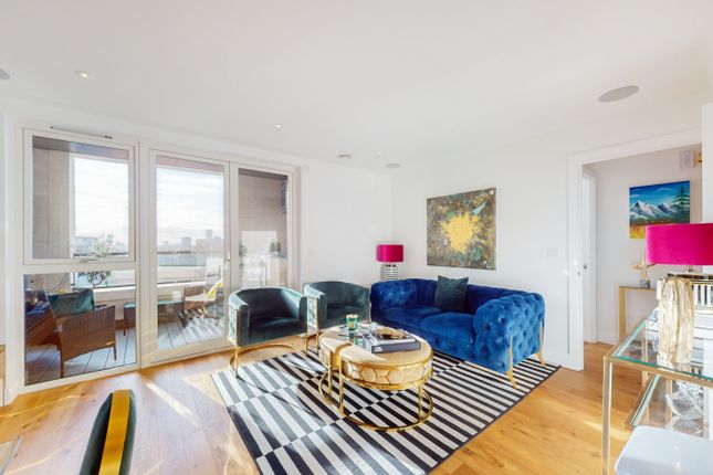 Flat to rent in W10
