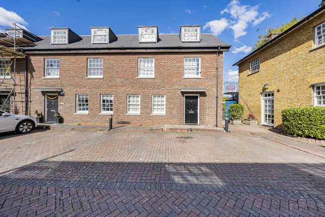 An Exceptional Three Double Bedroom Townhouse, With Two Bathrooms, Set In An Exclusive Gated Development, With 3 Acres Of Beautifully Maintained Private Grounds.