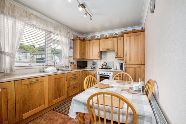 21, Glanyrafon, Newcastle Emlyn photo 4