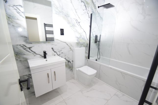 2 Bedroom First Floor Apartment In The Vibrant Heart Of Southend-On-Sea City Centre