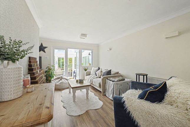 93, Nalders Road, Chesham photo 4