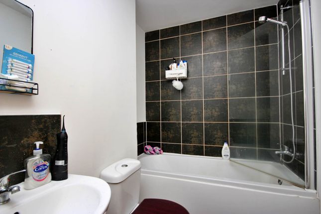 78 Park Rise, Park Rise,    Seymour Grove, Manchester photo 5