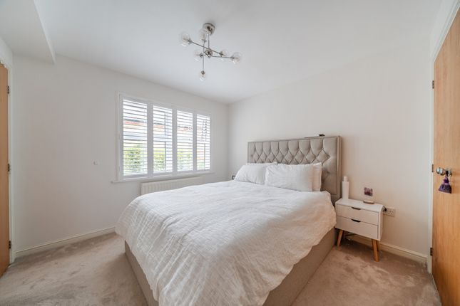 5, Silk Croft, Horton Crescent, Epsom photo 4