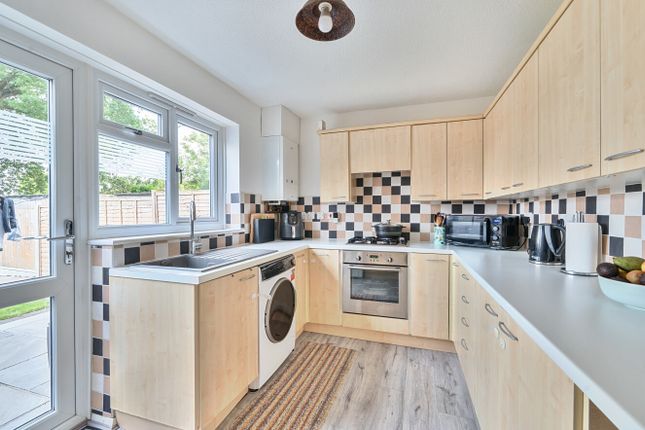 13, Scoter Close, Woodford Green photo 4