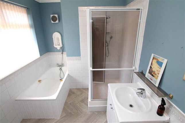 3, Wanlass Drive, Cottingham photo 4