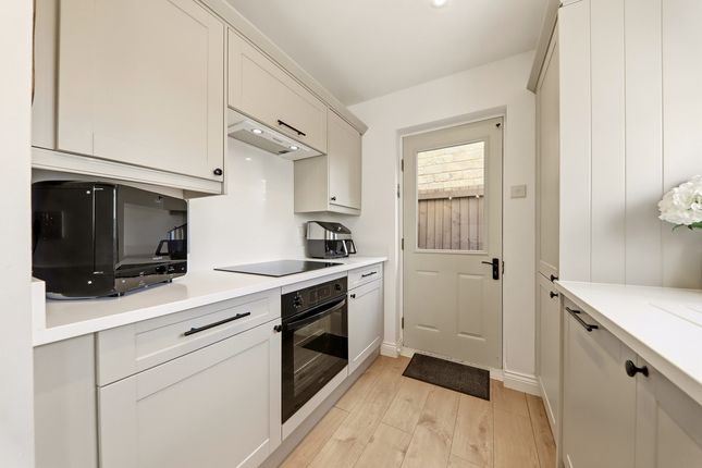 43, Crofters Lea, Leeds photo 4
