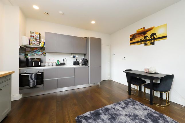 Flat 21d, 4, Brindley Place, Uxbridge photo 3