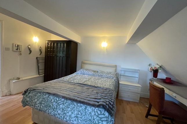 2 Amesbury Manor (Studio), Amesbury Road, Moseley photo 5