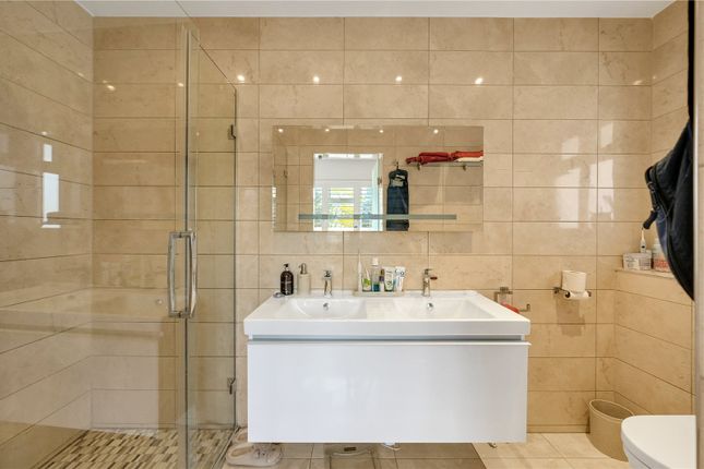 38, The Ridgeway, London photo 4