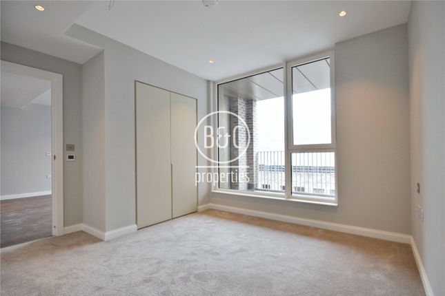Flat to rent in Gasholder Place, Oval Village, London
