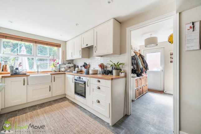40, Silchester Road, Tadley photo 2