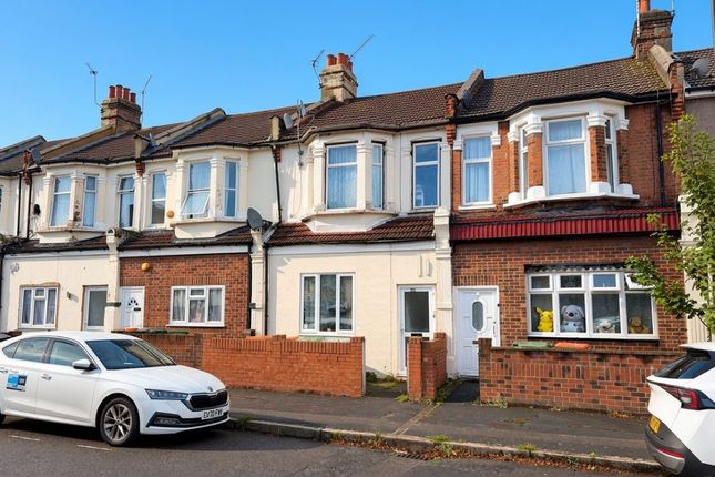 Dersingham Avenue, London photo 2
