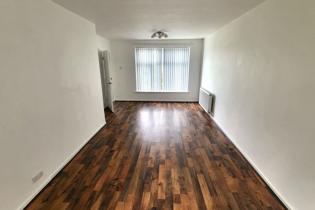18, Larkhill Close, Leeds photo 3