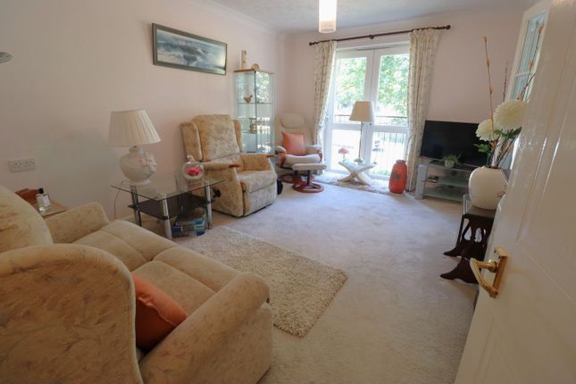 King Georges Court, King Georges Close, Rayleigh photo 2