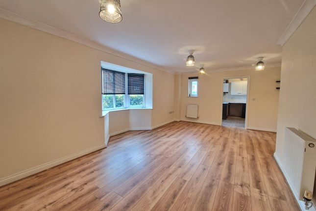 74B, Beacon Hill Road, Newark photo 4