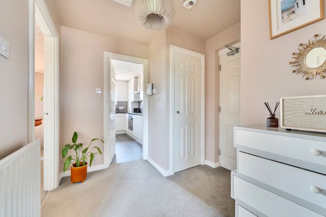 45, Shapland Way, London photo 3