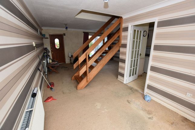 6 Lamberhurst Way, Margate photo 4